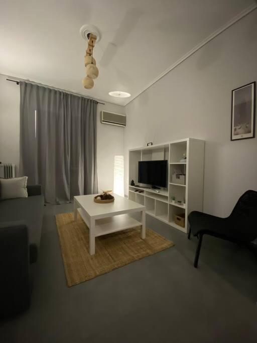 Elia'S Boutique Apartment Спарти Екстериор снимка